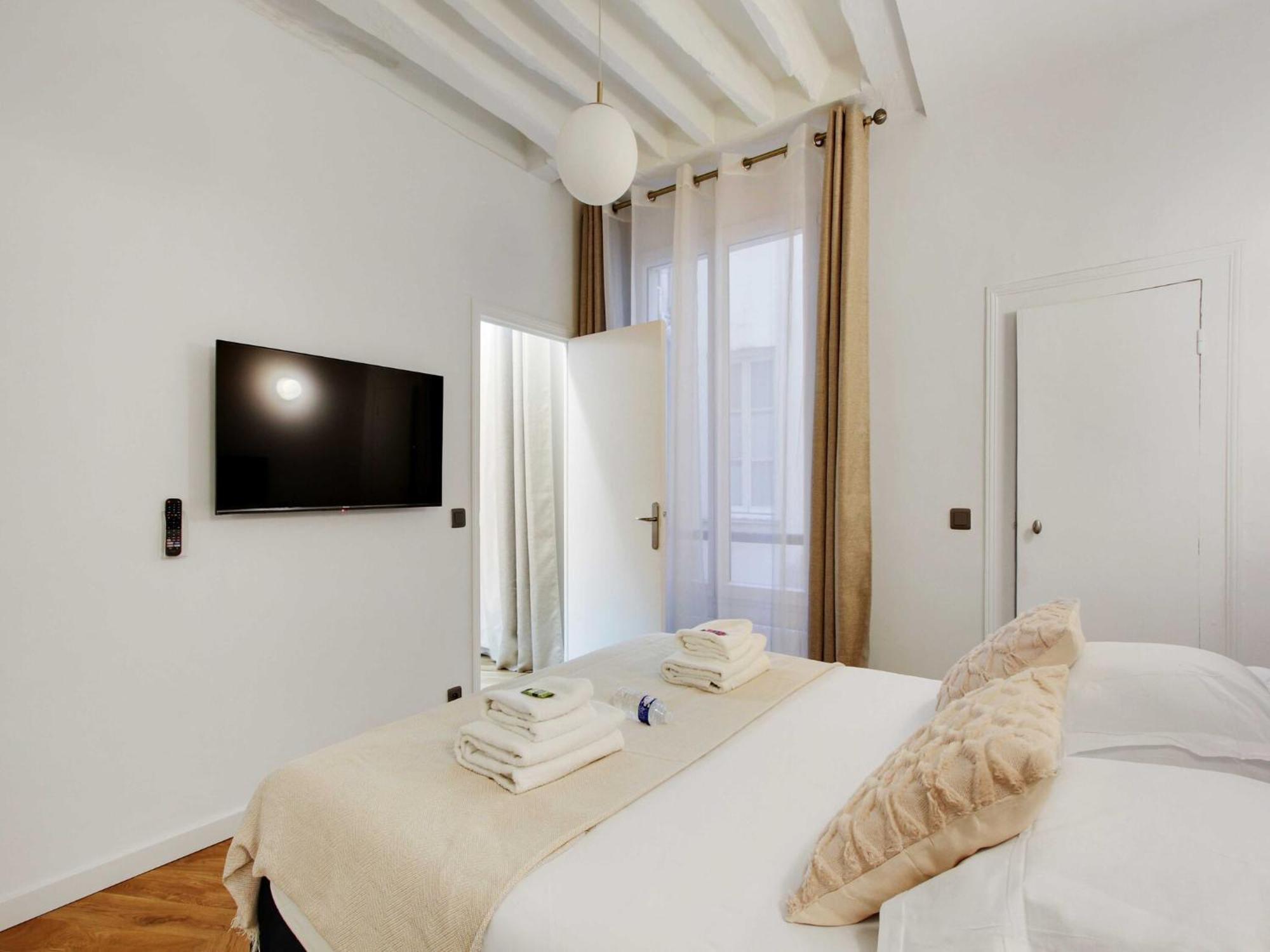 Charming Flat At The Foot Of Les Halles