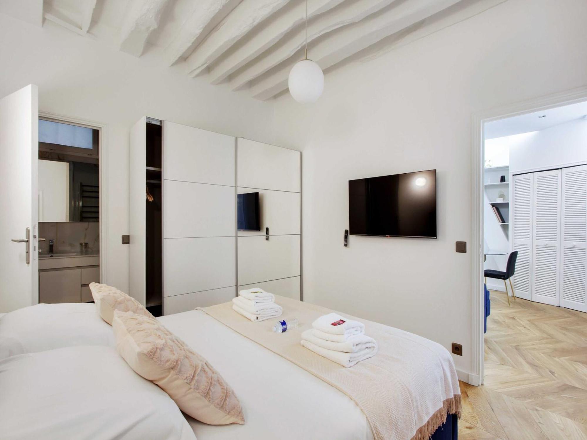 Charming Flat At The Foot Of Les Halles